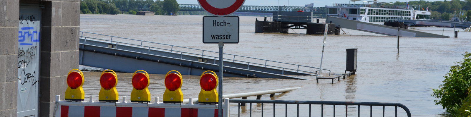 Hochwasser am Rhein in Mainz